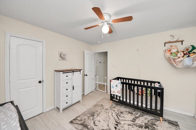 Building Photo - 6714 Albion Cresent Dr