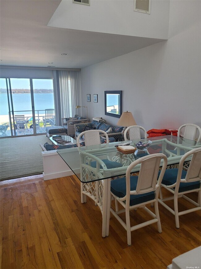 Building Photo - 160 5th St