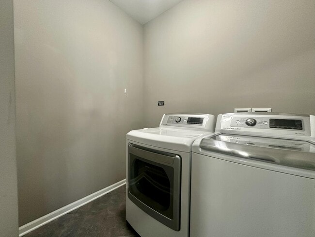 Building Photo - 1078 W Summerfield Gln Cir