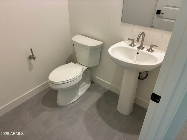 Building Photo - 10862 N Brownsville Ln