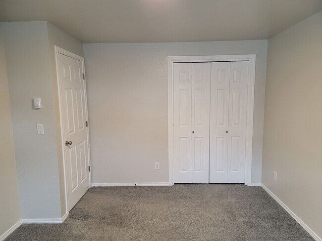 Building Photo - 186-02 Bending