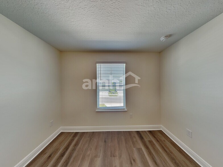 Building Photo - 954 Heavenly Dr