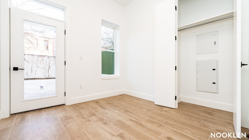 Building Photo - 897 New York Ave