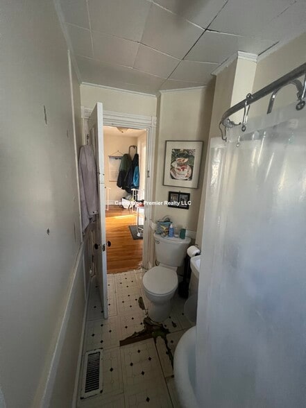 Building Photo - 13 Charnwood Rd