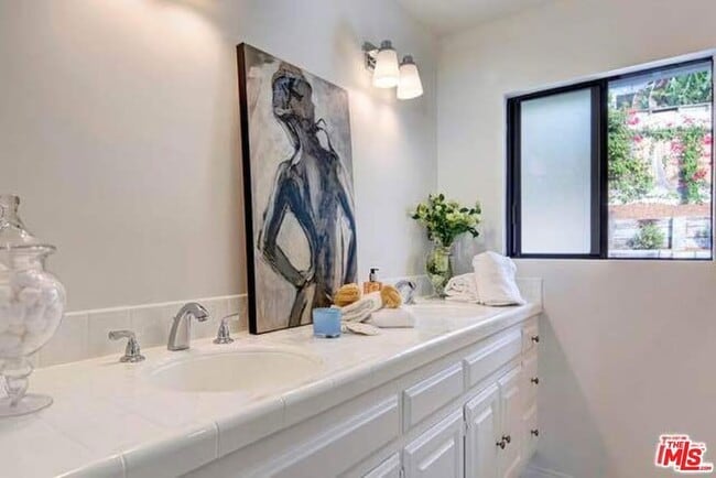 Building Photo - 201 Redlands St