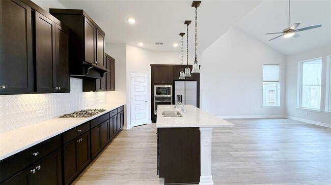 Building Photo - 28922 Hauter Wy