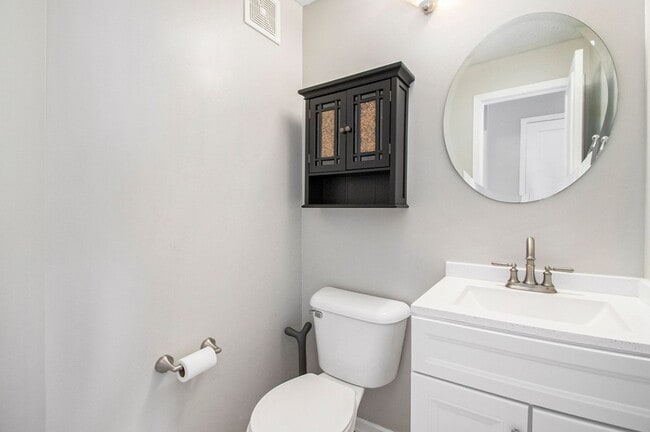 Building Photo - 3 bed + 3 bath Millard tri- level! Ready for move in!