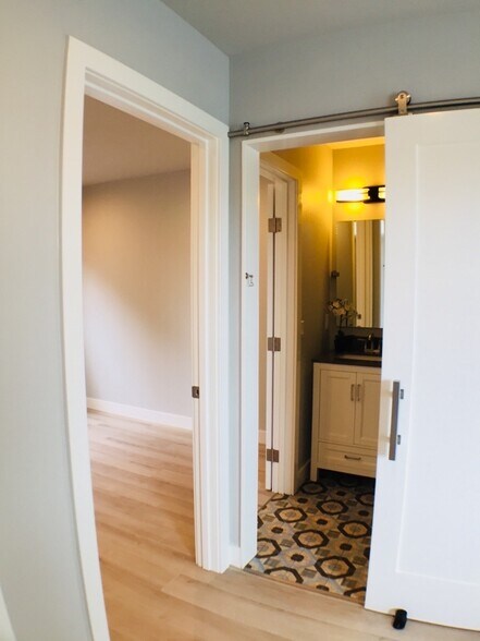 Door to Bed 2 - 31501 Burnside Pl