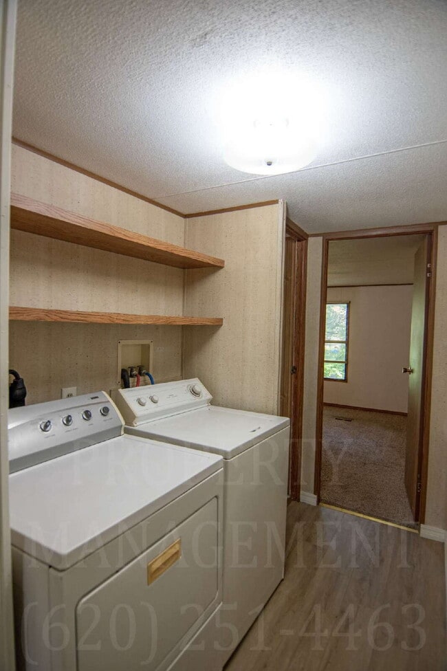 Building Photo - 3 Bedroom, 1 Bath
