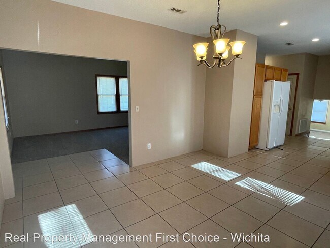 Building Photo - 3 br, 2 bath House - 548 N Volutsia St