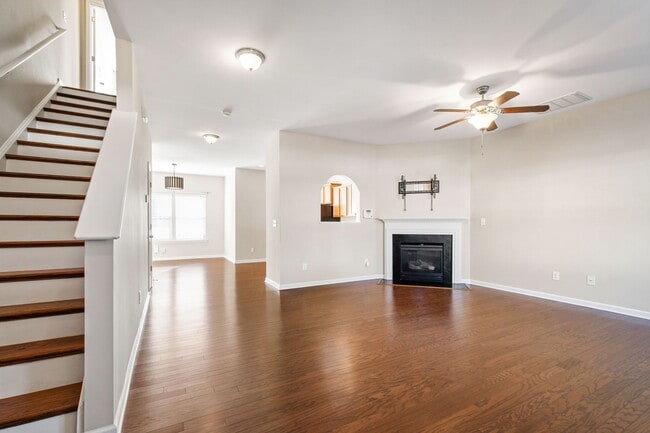 Building Photo - Refined Living: 3BR Townhome in Morrisville’s Keystone Park!
