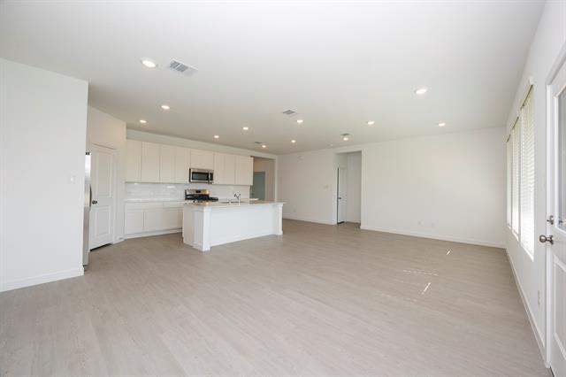 Building Photo - 2220 Pommel Ln