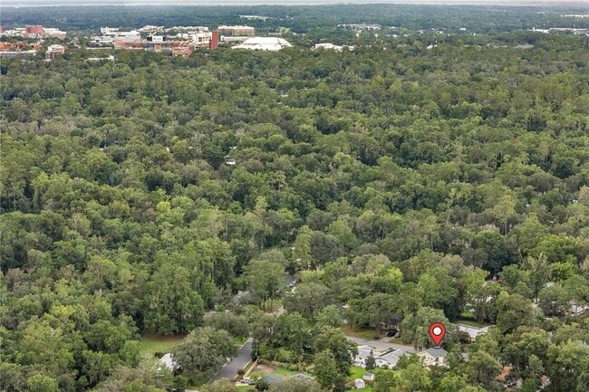 Building Photo - 2026 NW 19th Ln