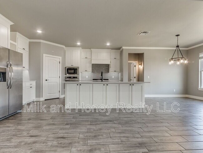 Building Photo - 3212 Hayven Cir