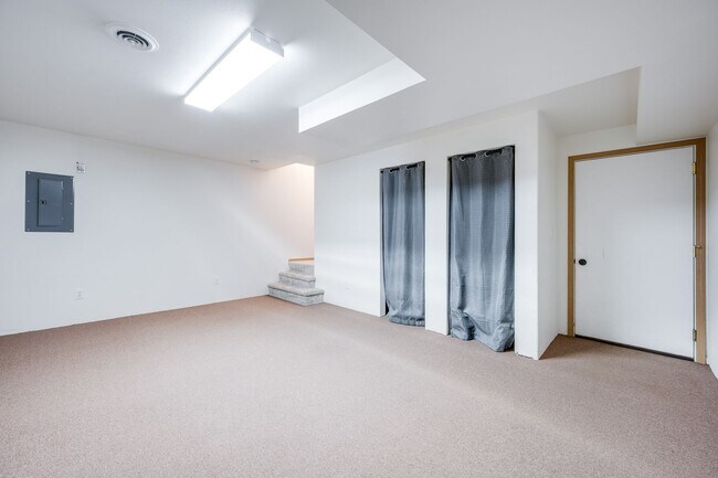 Building Photo - Townhouse Retreat on Military Hill – Moder...