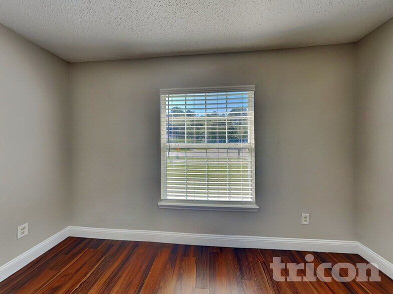 Building Photo - 1559 Guardian Dr