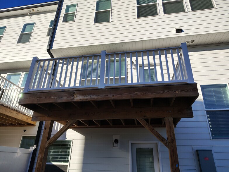Building Photo - Room in Townhome on Walnut Hl Rd NW