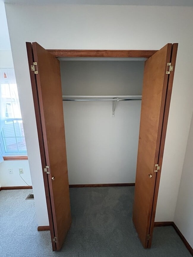 Building Photo - Updated 3BD/2BA with Garden Basement & Low Maintenance Living