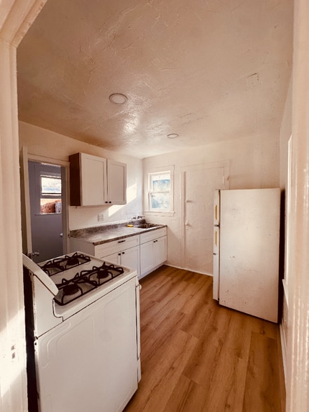 Building Photo - 801 N 6th St