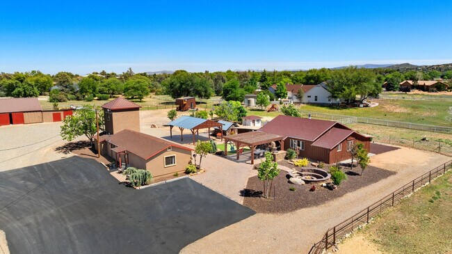 Building Photo - 7625 N Williamson Valley Rd
