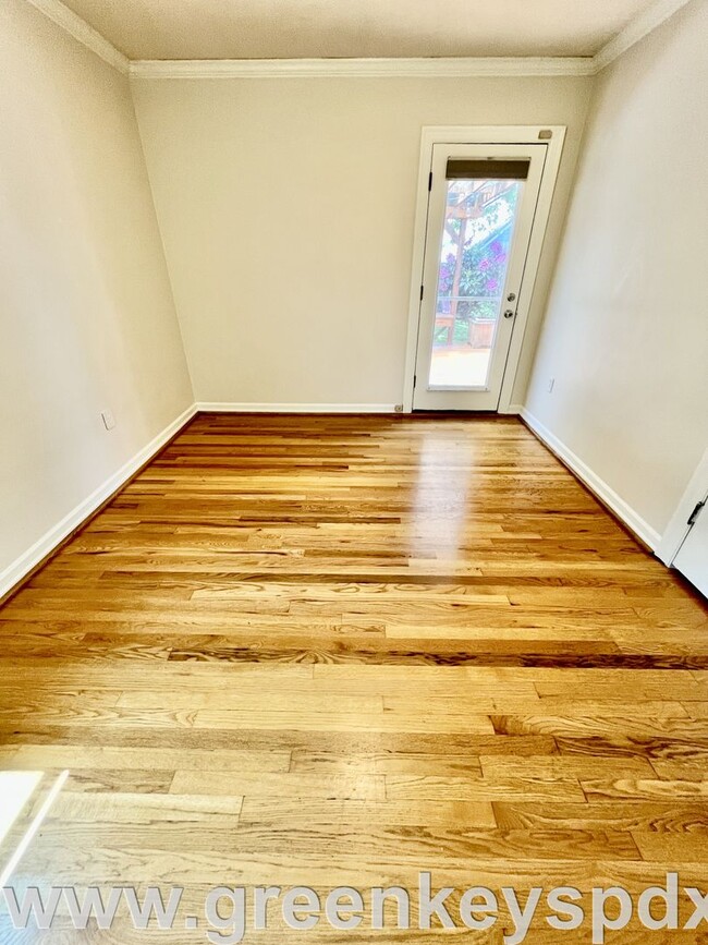 Building Photo - 2-Bedroom House in South Tabor with Fenced...