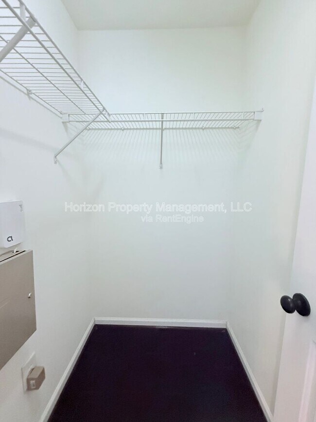 Building Photo - 5705 Mountain Top Pl