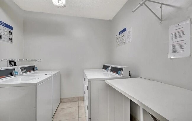 Building Photo - 2801 NE 183rd St