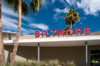 Building Photo - 1020 E Palm Canyon Dr