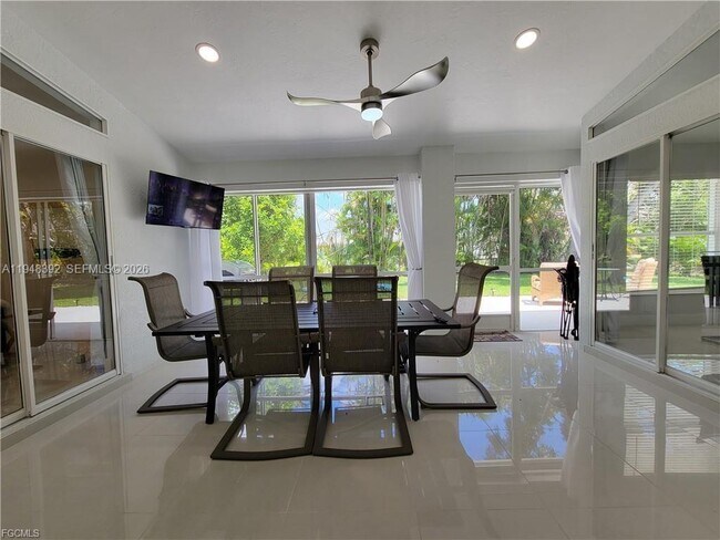 Building Photo - 237 SW 47th St