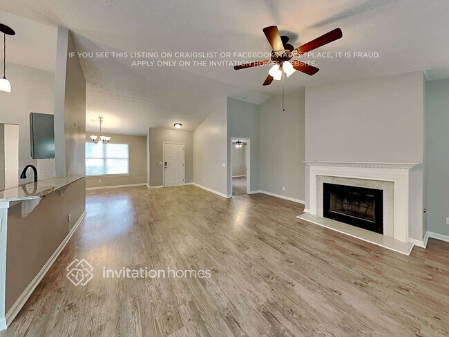 Building Photo - 428 Crested View Dr