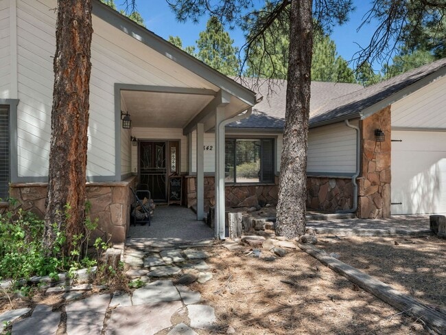 Building Photo - Gorgeous Furnished Country Club Rental