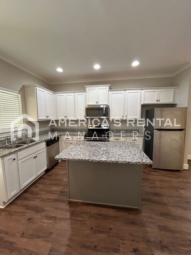 Building Photo - Home for Rent in Lake Cyrus! Available to View Now!!!