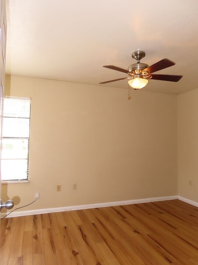 Building Photo - Space, Style & Location You’ll Love