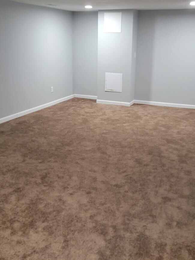 Building Photo - 5814 46th Ave S