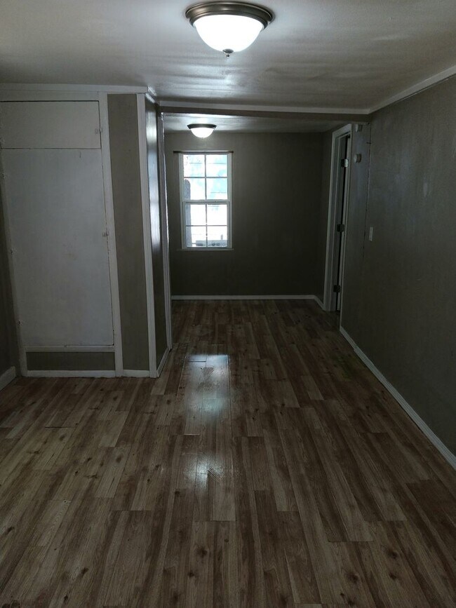 Building Photo - Charming 2 Bedroom Rent to Own Home!!