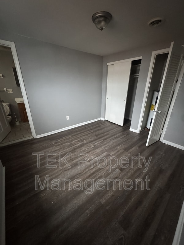 Building Photo - 205 Lake Ave