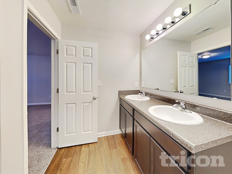 Building Photo - 2391 Bristol Dr