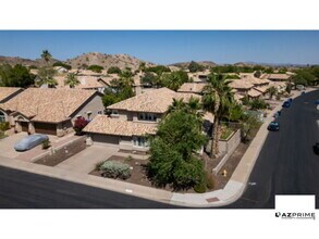 Building Photo - Stunning 5/3 Phoenix home in the prestigio...