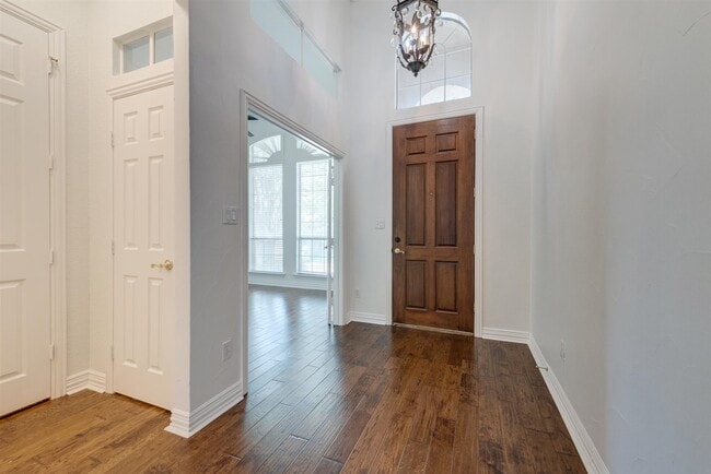 Building Photo - 1404 Clearwater Ct
