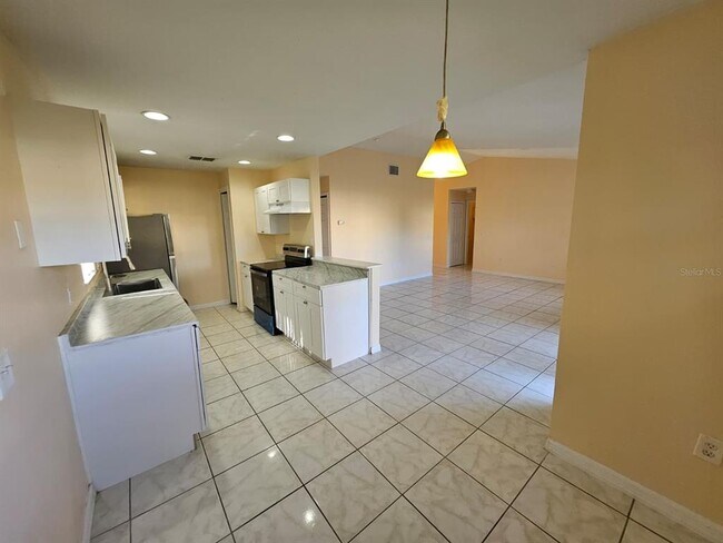 Building Photo - 146 Redwing Ct