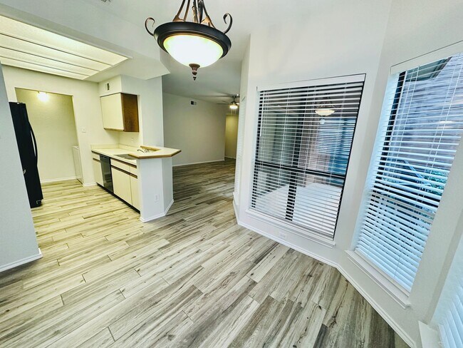 Building Photo - 1 MONTH FREE !!! - Charming 2 Bed 2 Bath Condo with Nature Views in Stillhouse Canyon - Spicewood...