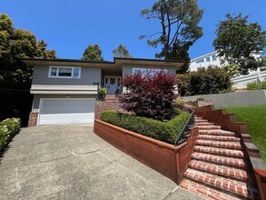Building Photo - INCREDIBLE, MUST SEE MILL VALLEY THREE BED...