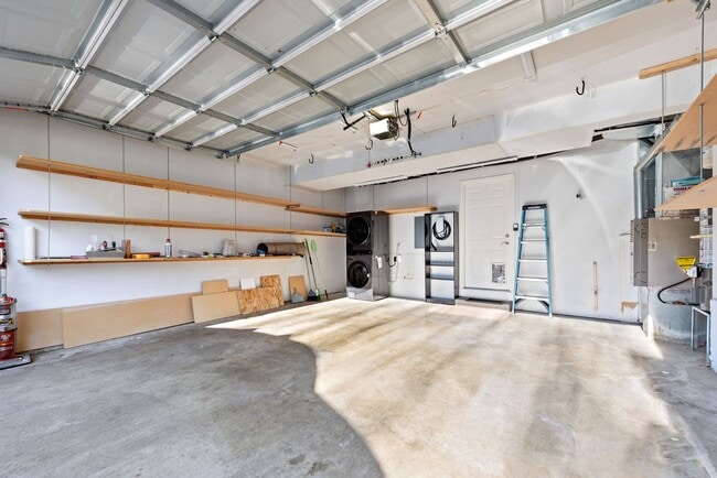 Building Photo - Well-appointed 3-Bedroom Townhome Near Downtown Kenmore & Bothell