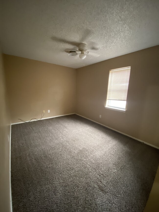 Building Photo - 117 Gamma Cir