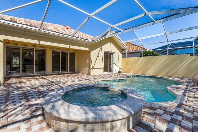 Building Photo - ** ISLAND WALK ** 3 BED + DEN / 2.5 BATH -...