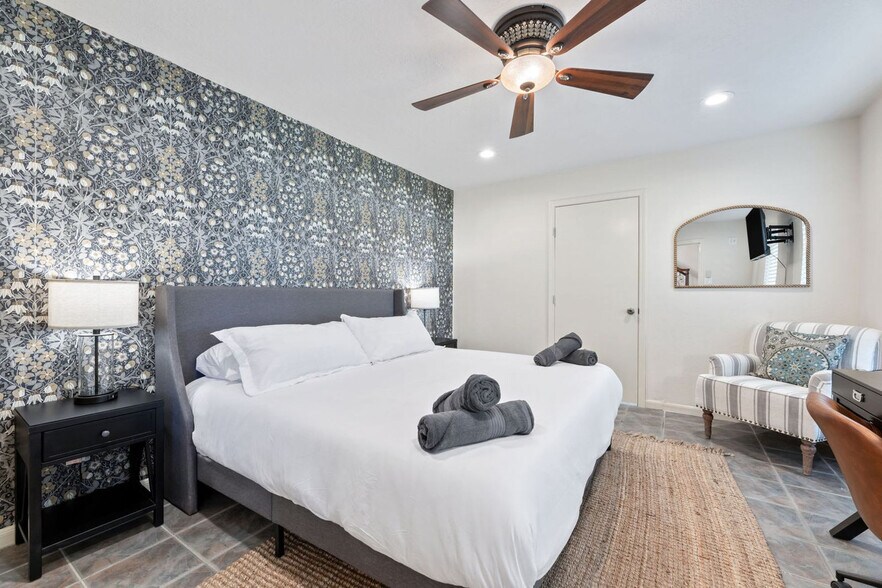 Building Photo - 9123 Kerr Dr