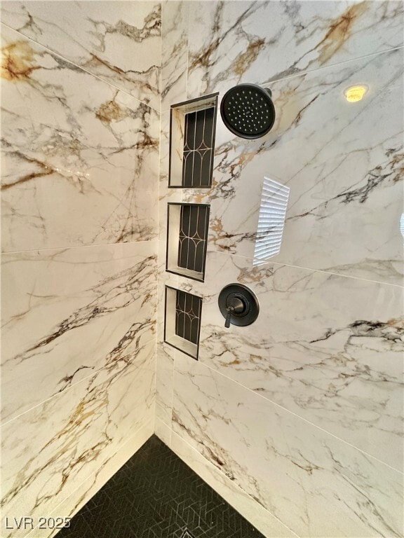 Building Photo - 10195 Queensbury Ave