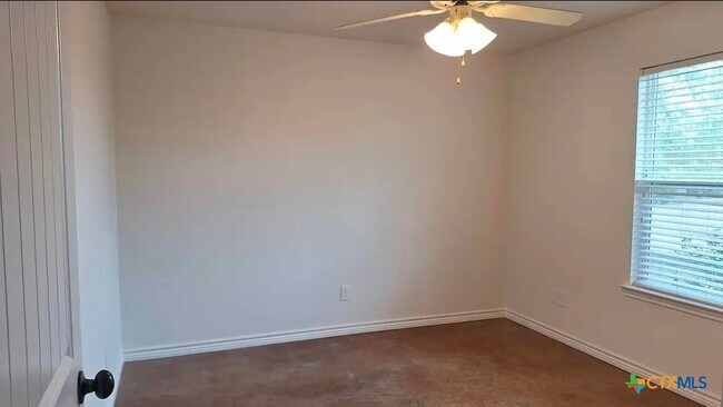 Building Photo - 701 Horace Howard Dr