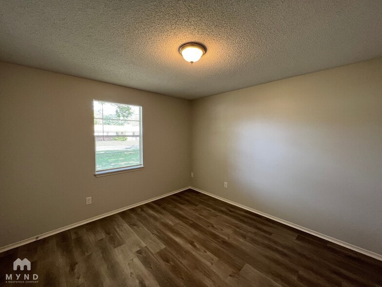 Building Photo - 10731 Appaloosa Dr