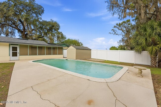 Building Photo - 457 Nightingale Rd